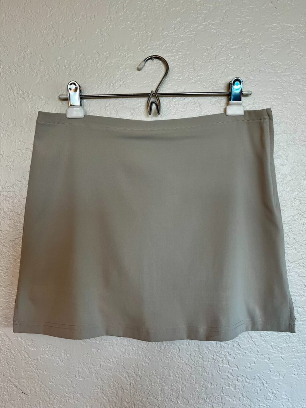 Liquid Yacht Wear Boat Bum Khaki Skort, Size 6